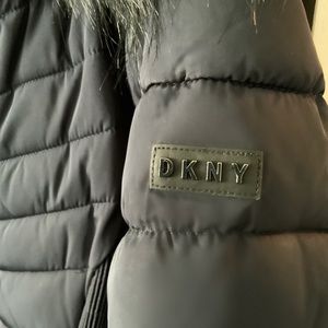 DKNY women’s winter coat full length never worn.